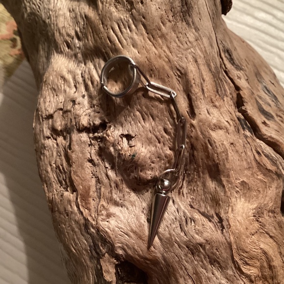 Simple Silver Ear Cuff w/ Paperclip Chain / Spike - Picture 1 of 3